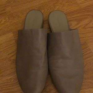 VINCE!  SOFT LEATHER GRAY FLAT MULES! WORN ONCE!